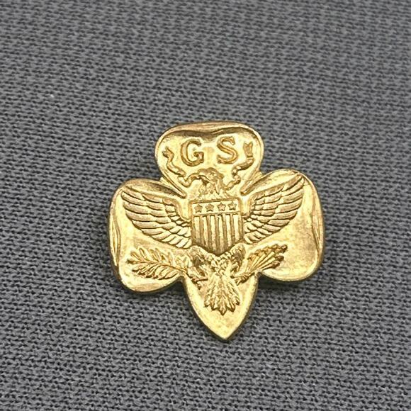 VTG Girl Scout Pin Lot Gold Tone & Enamel Badges Trefoil Emblem Uniform Insignia - Picture 10 of 15